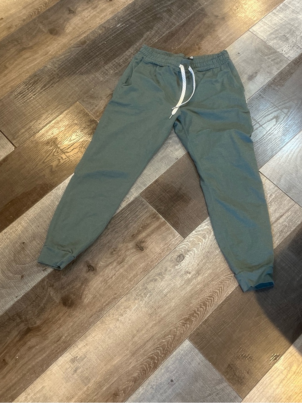 Vuori xs women’s Green Jogger Pants - Casual Drawstring Sweatpants